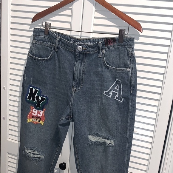 No Boundaries Mom Jeans distressed with patches Size 15 - Picture 3 of 8